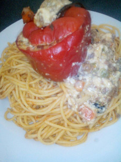 Una foto de Rocoto relleno con tallarines