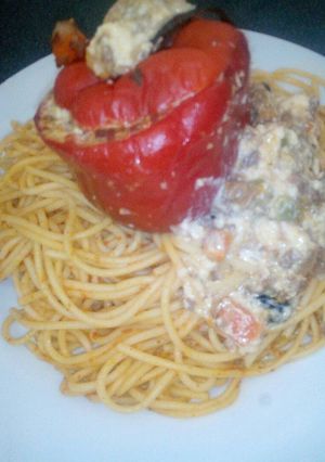 Una foto de Rocoto relleno con tallarines