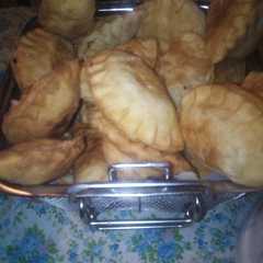 Una foto de Empanadas con masa de tortas fritas
