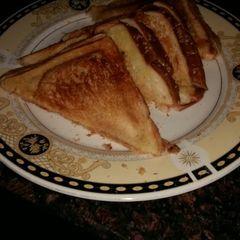 A picture of Aloo k sandwich.