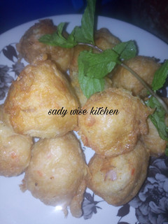 A picture of Yam Balls.
