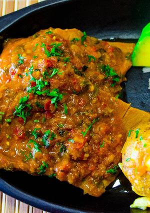 Una foto de Sobrebarriga en salsa criolla