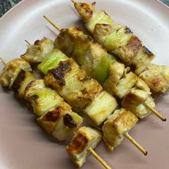 Chicken yakitori (Chicken skewers) A picture of Chicken yakitori (Chicken skewers).