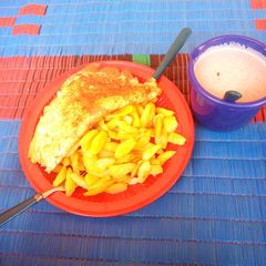 A picture of Dankali da wainar kwaei & tea.