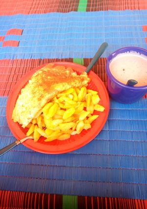 A picture of Dankali da wainar kwaei & tea.
