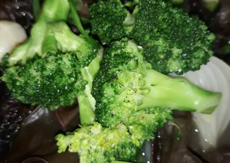 Bagaimana Membuat Cah brokoli jamur kuping ++ #5resepterbaruku, Bikin Ngiler