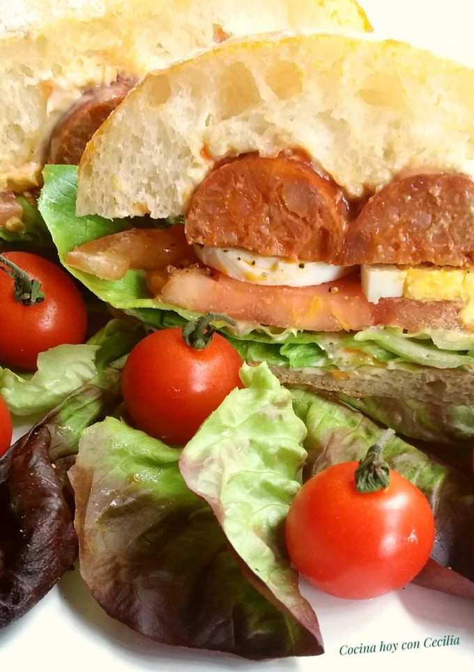 Una foto de Bocadillo de chorizo "Choripán"