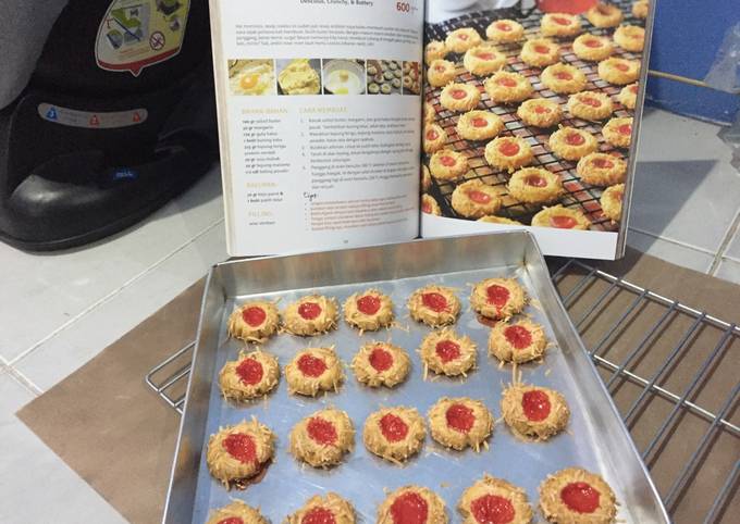 Easiest Way to Make Delicious Strawberry Tumbprint Cookies