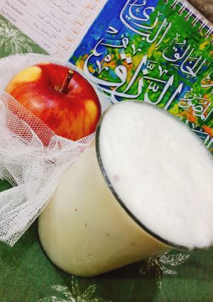 A picture of Apple 🍎 lassi 😍.