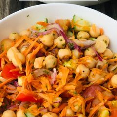 A picture of Chick peas salad.