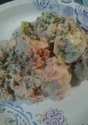 A picture of Tuna salad, unconventional.