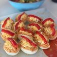 Huevos rellenos de dorada