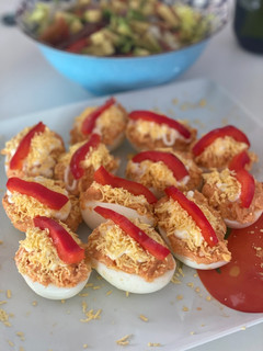 Una foto de Huevos rellenos de dorada