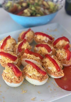 Una foto de Huevos rellenos de dorada