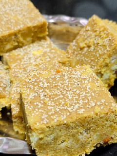 સુખડી(Sukhdi Recipe in Gujarati) રેસીપી મુખ્ય ફોટો