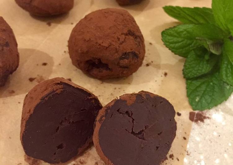 Step-by-Step Guide to Make Any-night-of-the-week Dark Chocolate &amp; Mint Truffles