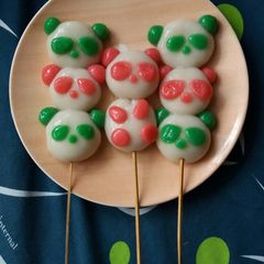 A picture of Pandango (Mitarashi Panda Dango).