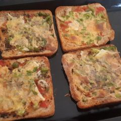 A picture of Brown bread pizza.