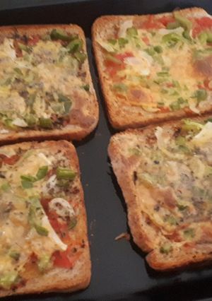 A picture of Brown bread pizza.