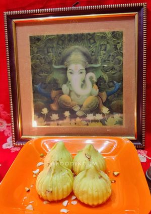 A picture of Instant Kesar Mawa Modak.