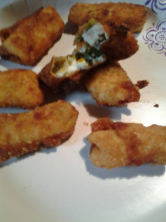 A picture of Jalapeño egg roll poppers.