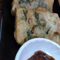 A picture of Tempe goreng sambal terasi.