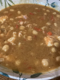 Una foto de Garbanzos con langostinos
