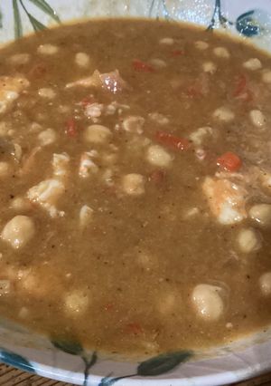 Una foto de Garbanzos con langostinos