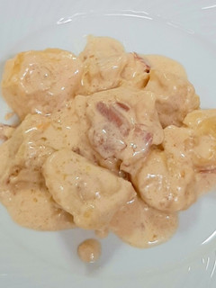 Una foto de Tortelloni con salsa carbonara