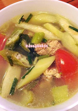 Hình của món Canh Chua Sườn Heo 🥘.