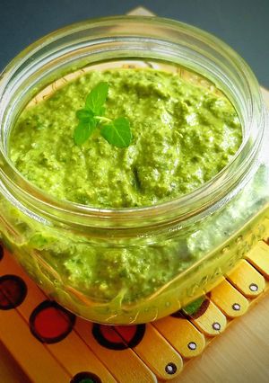 A picture of Vegan Basil Pesto.