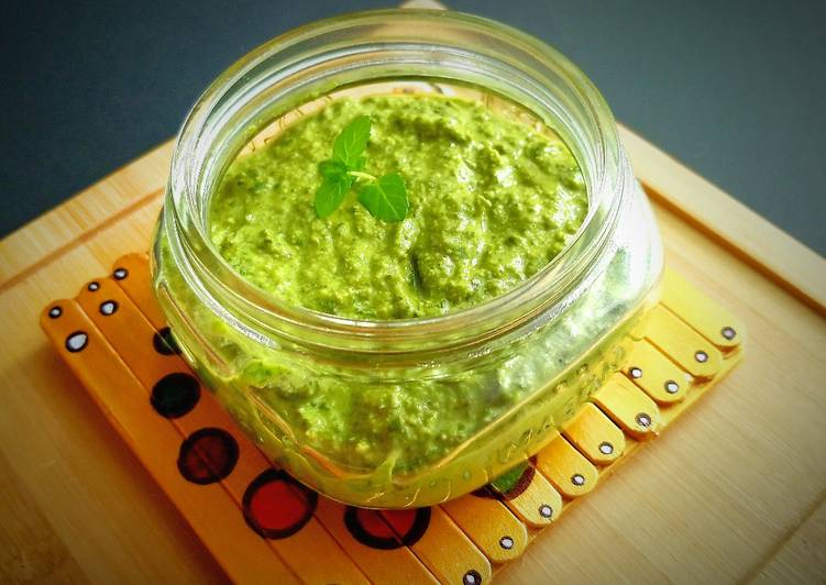 Step-by-Step Guide to Make Any-night-of-the-week Vegan Basil Pesto