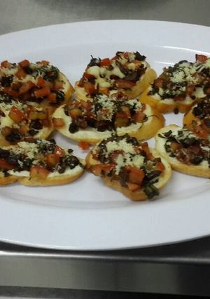 Una foto de Bruschettas mediterráneas