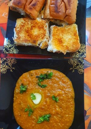 A picture of Pav Bhaji.