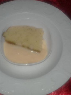 A picture of Lemon Cake and Custard.