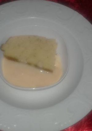 A picture of Lemon Cake and Custard.