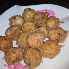 A picture of Potato balls.