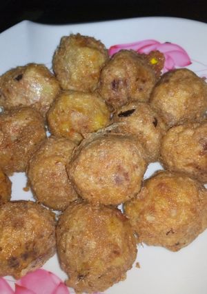 A picture of Potato balls.