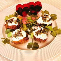 A picture of Beetroot dhokla Muffins.