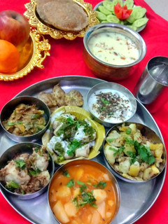 व्रत के सूखे आलू की सब्ज़ी(vrat ke sukhe aloo ki sabzi recipe in hindi) रेसिपी मुख्य फोटो