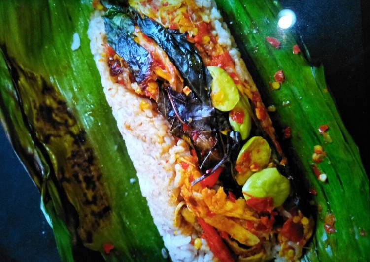 Resep Nasi bakar ayam  suwir oleh Dapur Mak Tomboy Cookpad