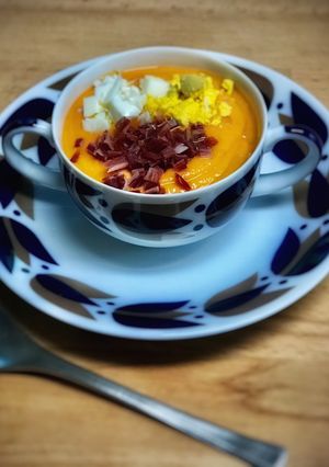 Una foto de Salmorejo tradicional cordobés (en Thermomix)