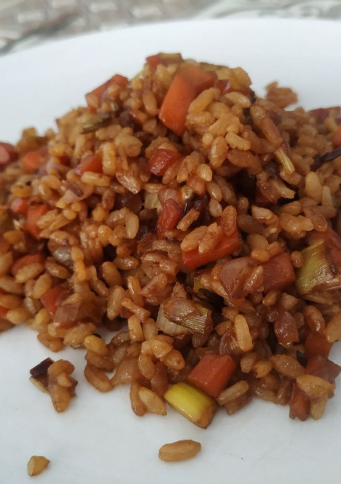 Una foto de Arroz rápido con verduras al estilo chino