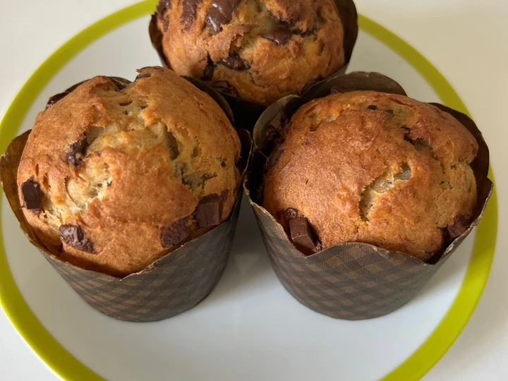 Langkah Gampang Membikin Resep  Muffins pisang coklat yang Bisa Manjain Lidah, Enak Banget