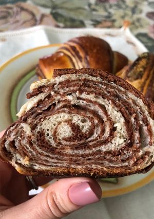 Foto di Cornetti sfogliati alla vaniglia variegati al cacao🥐