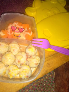 Foto resep Bekal kakak : Bola bola nasi aka. Nasi kepal