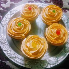 A picture of Pineapple Flavoured cup cake.