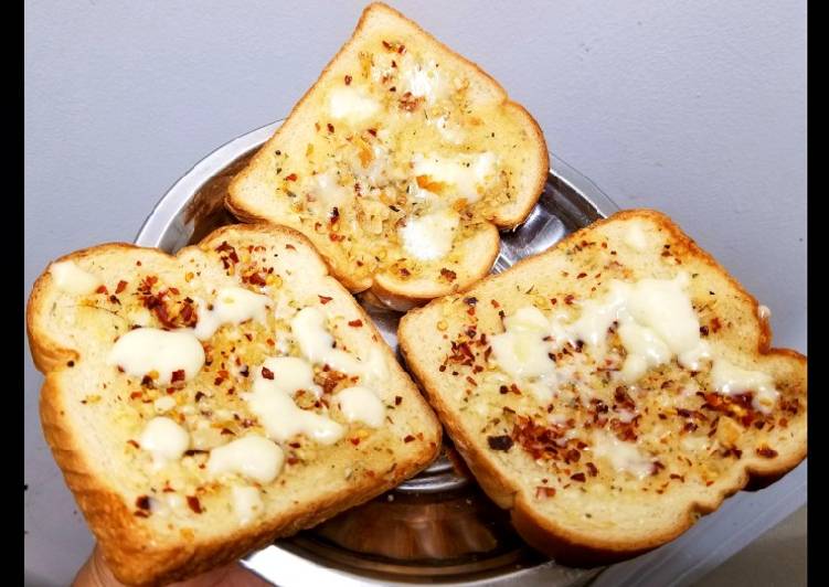 Cheesy Garlic Bread toast