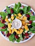 Ensalada de radicheta, durazno y queso azul 🍑