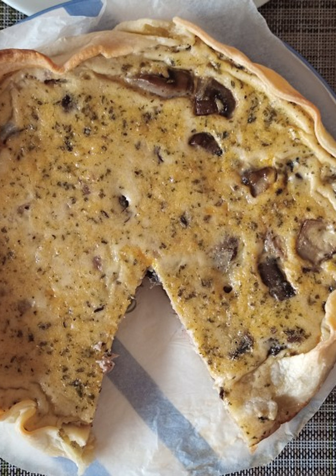 Una foto de Quiche de jamón y champiñones